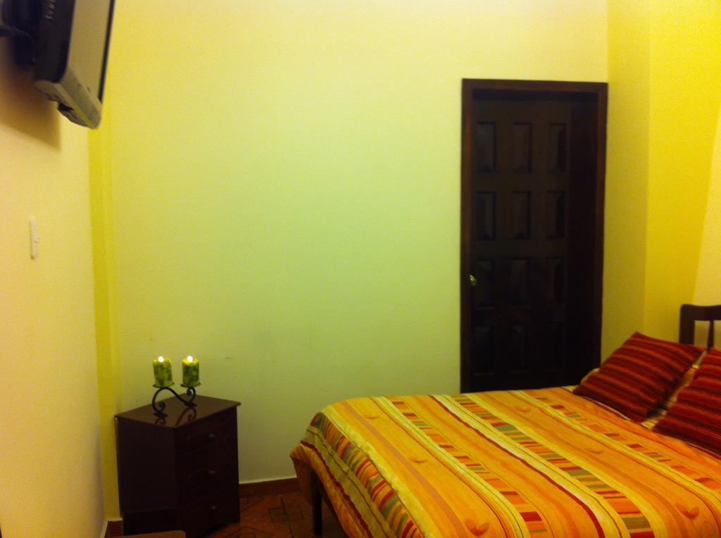 Hotel Margarita 2 Quito Chambre photo