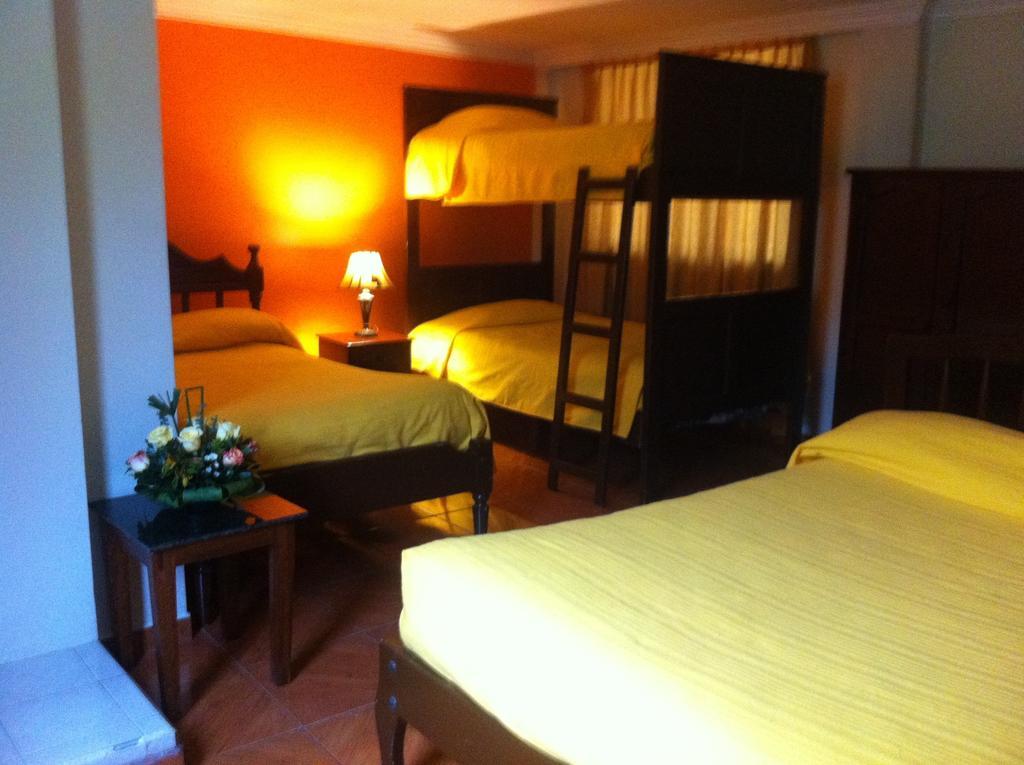 Hotel Margarita 2 Quito Chambre photo