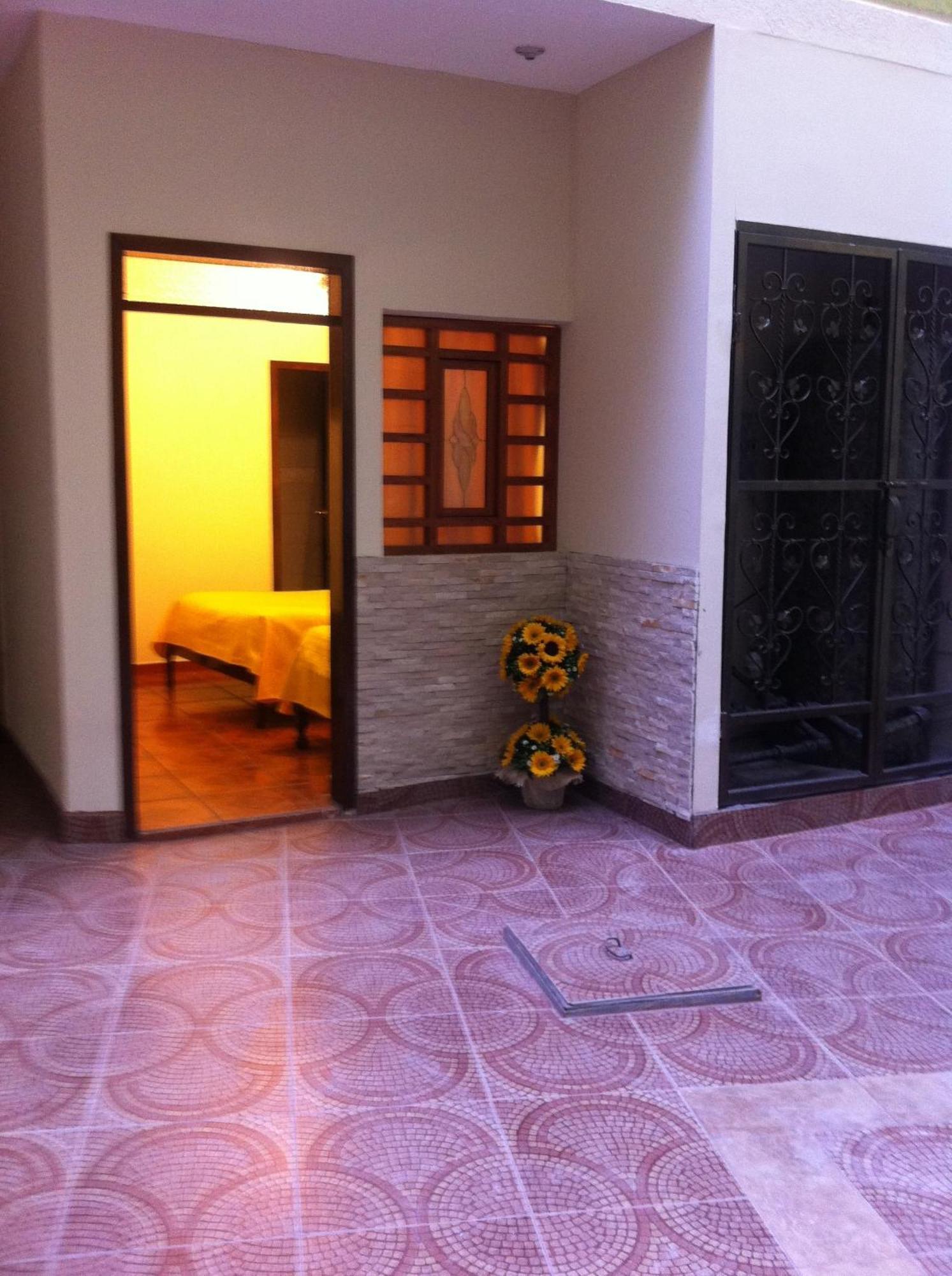 Hotel Margarita 2 Quito Extérieur photo