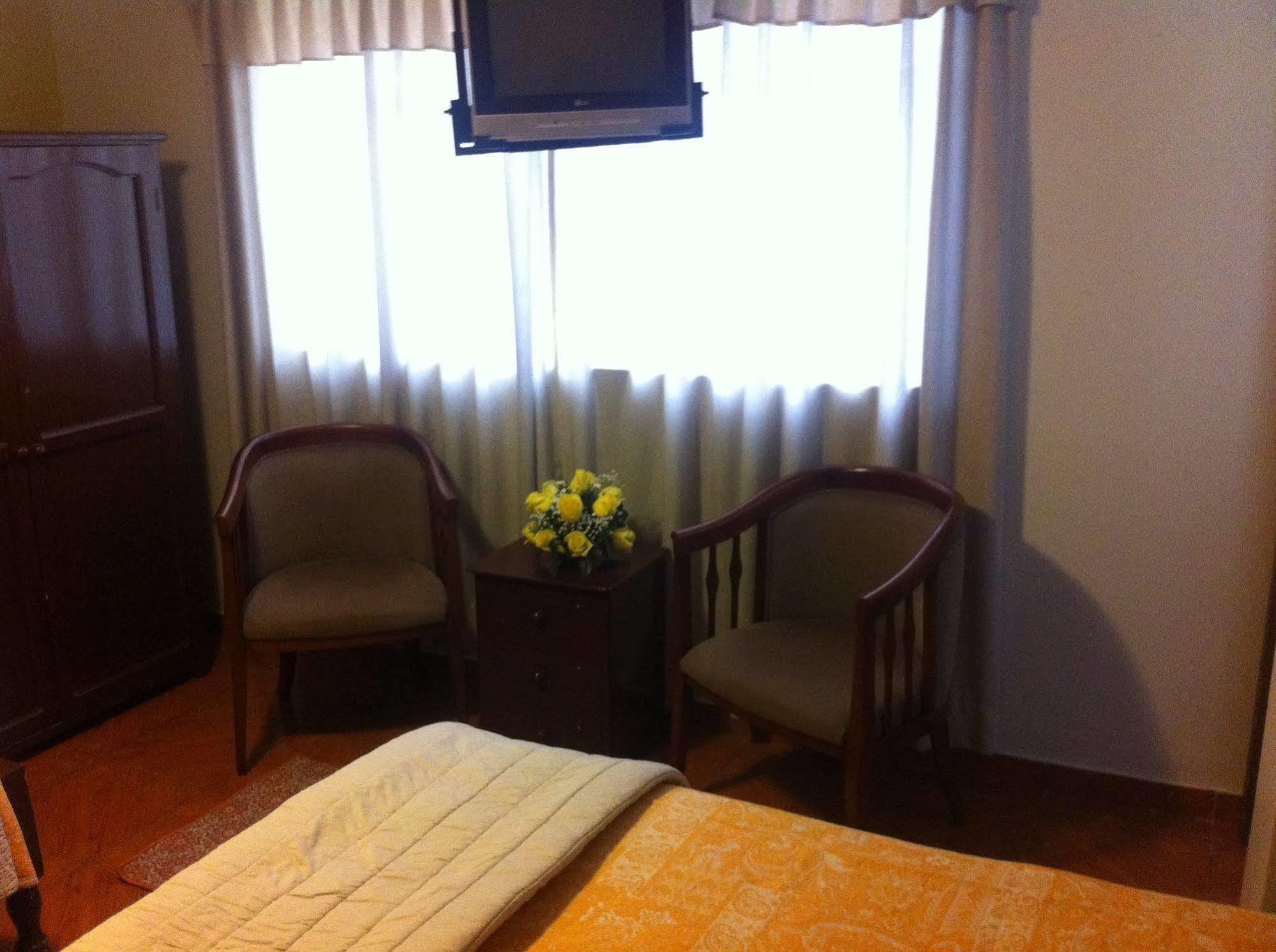 Hotel Margarita 2 Quito Extérieur photo