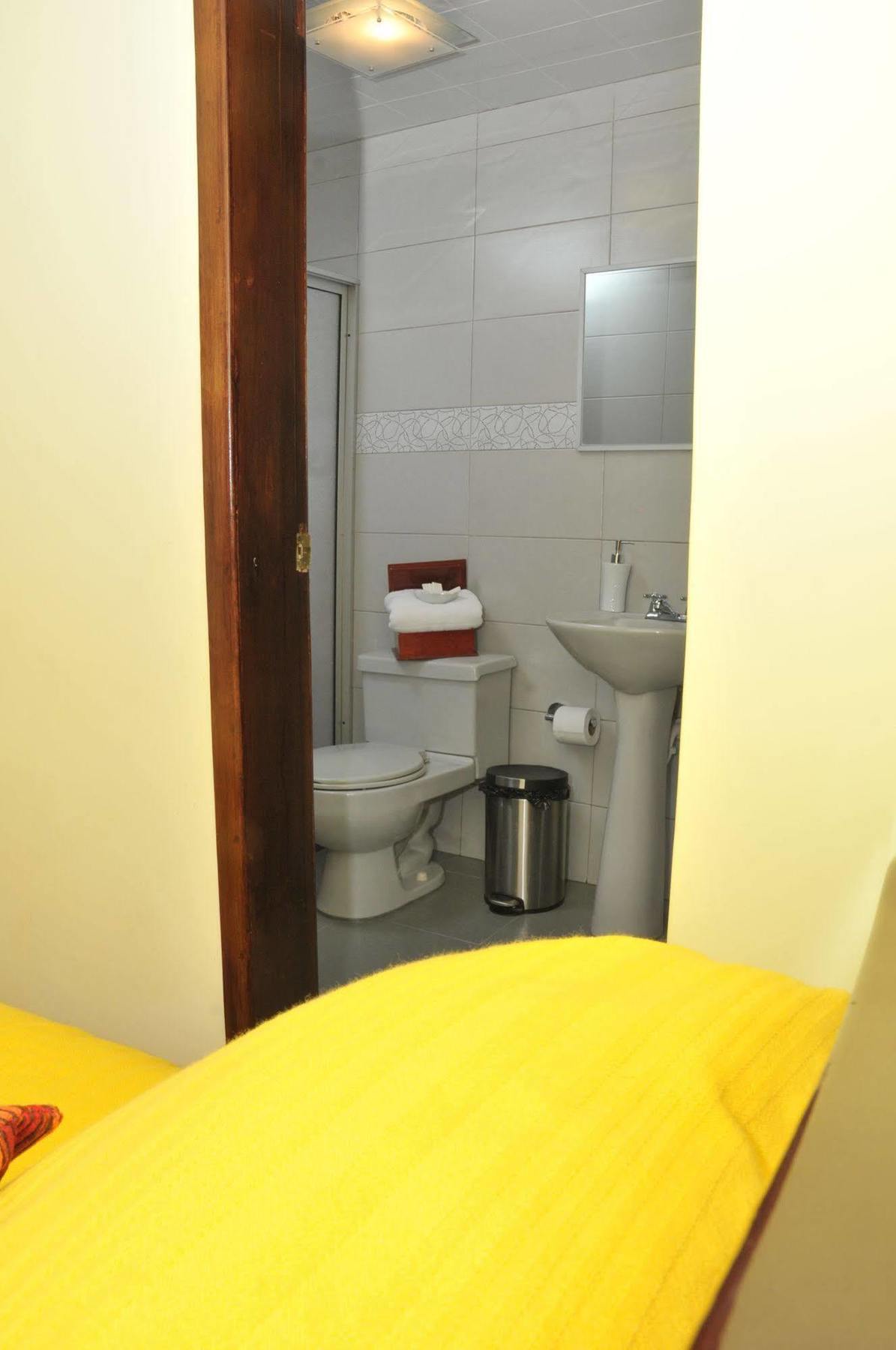 Hotel Margarita 2 Quito Extérieur photo